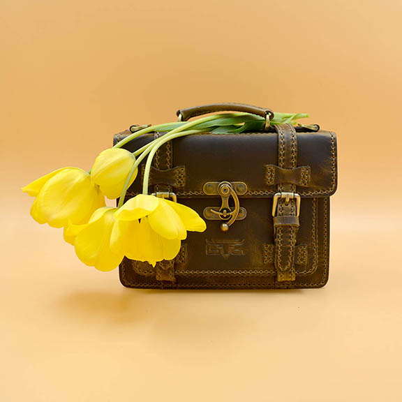 Anyák napi ajándék ötletek: ajándékozz bőr táskát és pénztárcát